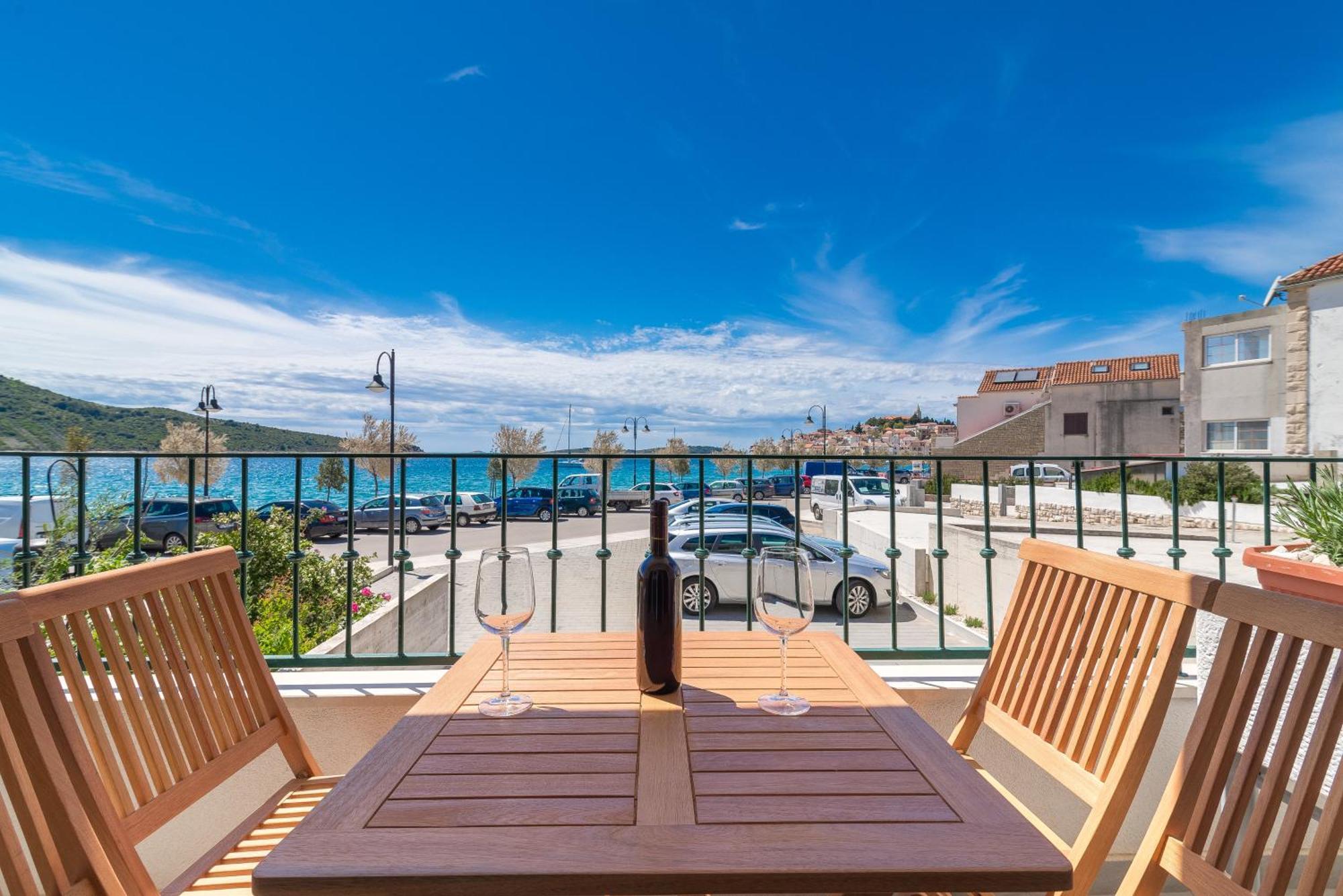 Beachfront Apartments Villa Sisa Primošten المظهر الخارجي الصورة