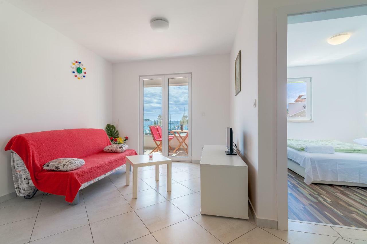 Beachfront Apartments Villa Sisa Primošten المظهر الخارجي الصورة