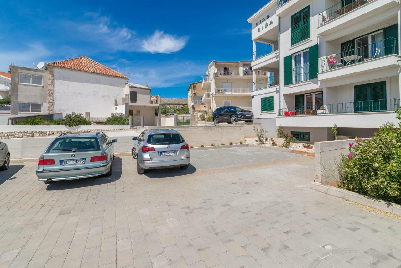 Primošten Beachfront Apartments Villa Sisa المظهر الخارجي الصورة