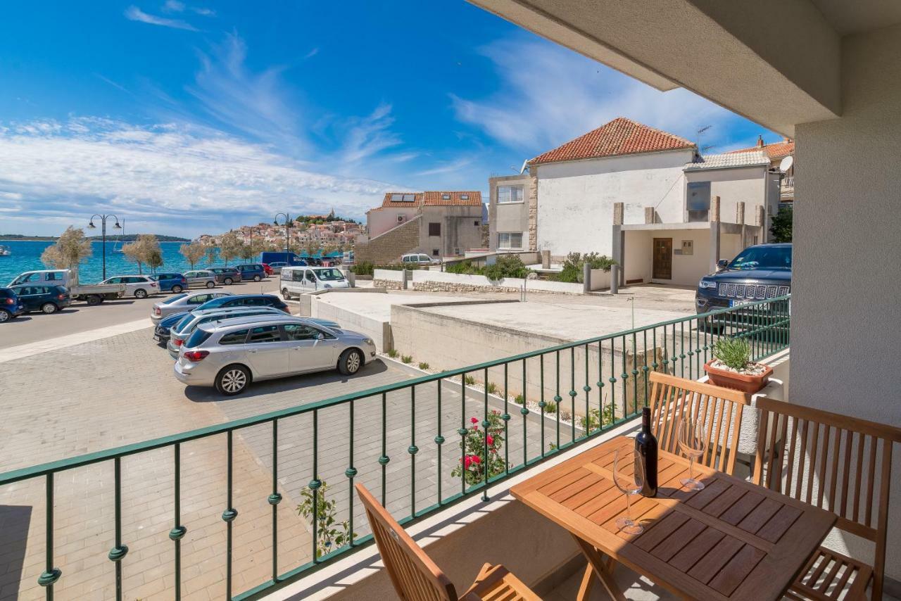 Primošten Beachfront Apartments Villa Sisa المظهر الخارجي الصورة