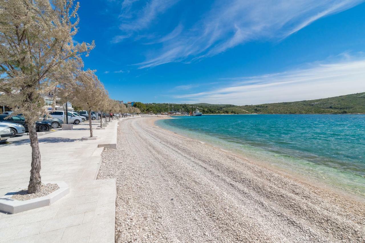 Primošten Beachfront Apartments Villa Sisa المظهر الخارجي الصورة