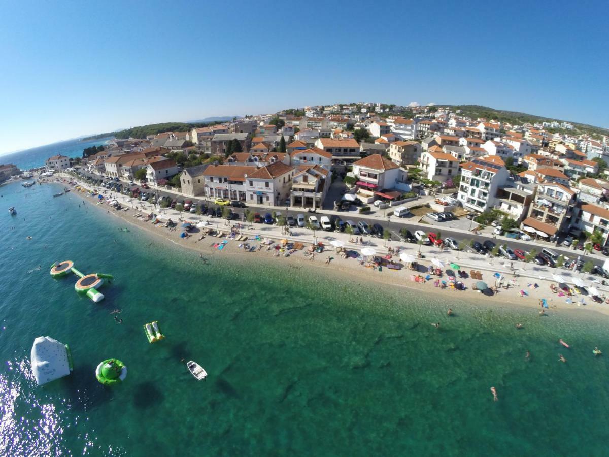 Beachfront Apartments Villa Sisa Primošten المظهر الخارجي الصورة